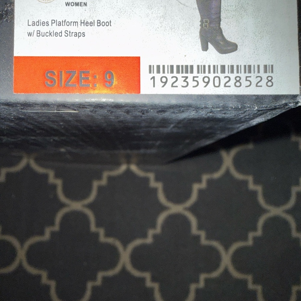 Milwaukee Performance Black Boots - image 5